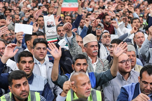 دیدار هزاران نفر از کارگران سراسر کشور با رهبر معظم انقلاب