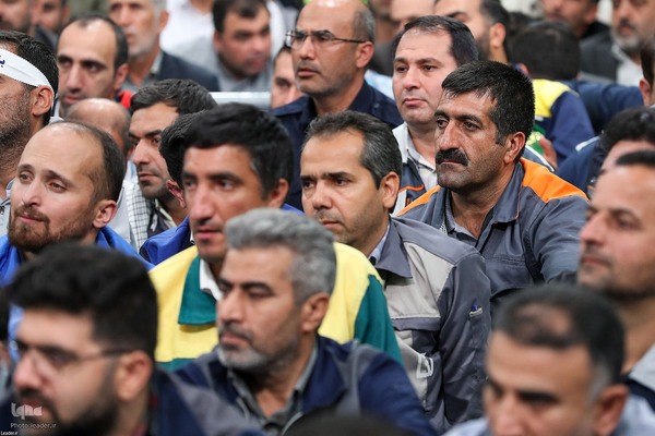دیدار هزاران نفر از کارگران سراسر کشور با رهبر معظم انقلاب