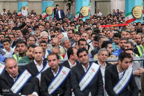 دیدار هزاران نفر از کارگران سراسر کشور با رهبر معظم انقلاب