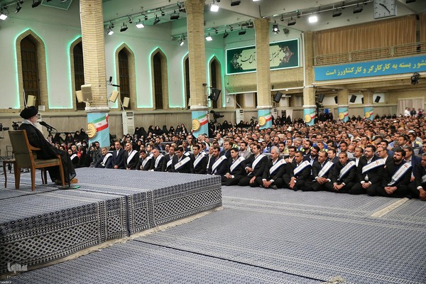 دیدار هزاران نفر از کارگران سراسر کشور با رهبر معظم انقلاب