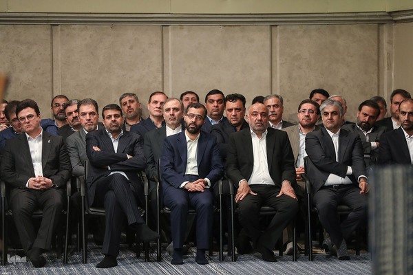 دیدار هزاران نفر از کارگران سراسر کشور با رهبر معظم انقلاب