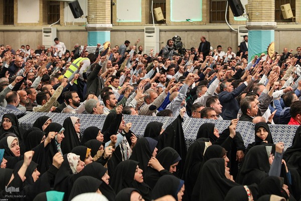 دیدار هزاران نفر از کارگران سراسر کشور با رهبر معظم انقلاب