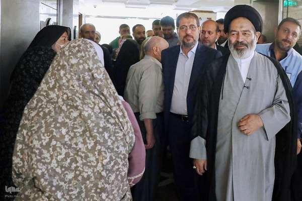 دیدار صمیمی سرپرست حجاج ایرانی با زائران کشورمان درمدینه منوره