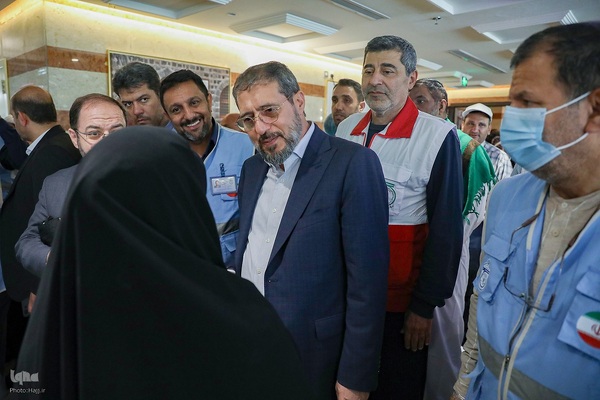 دیدار صمیمی سرپرست حجاج ایرانی با زائران کشورمان درمدینه منوره