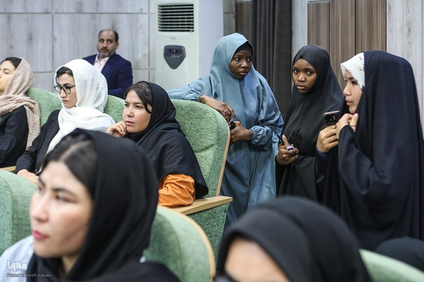 آیین گرامیداشت روز استاد و تکریم از مقام معلم