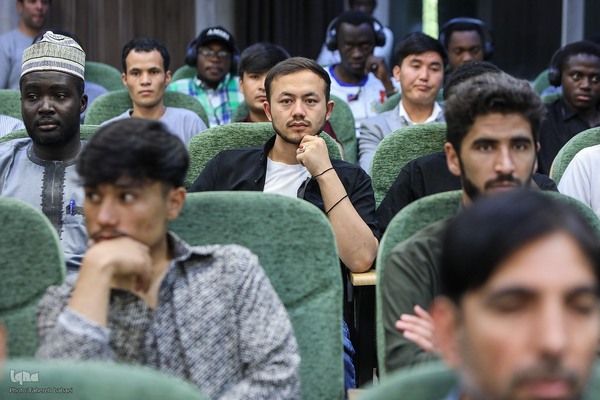 آیین گرامیداشت روز استاد و تکریم از مقام معلم