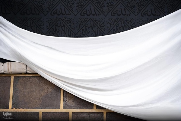 پرده خانه خدا بالا کشیده شد