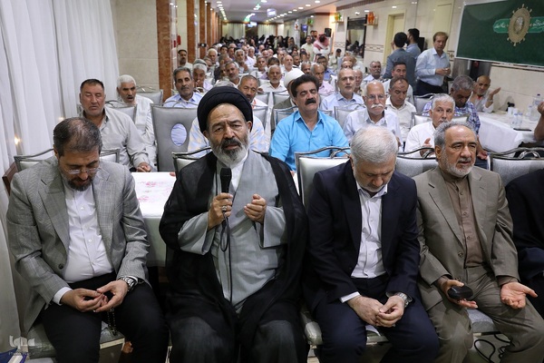 مراسم دعای کمیل زائران ایرانی در مدینه منوره