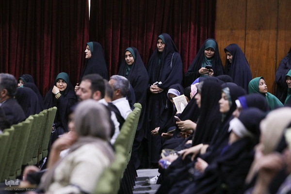 همایش تجلیل از حافظان کانون الزهرا مؤسسه مهد قرآن