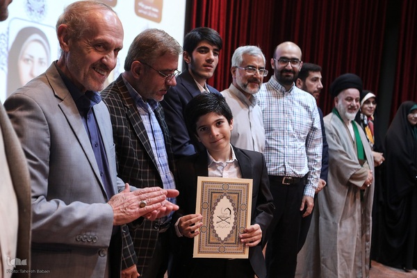 همایش تجلیل از حافظان کانون الزهرا مؤسسه مهد قرآن