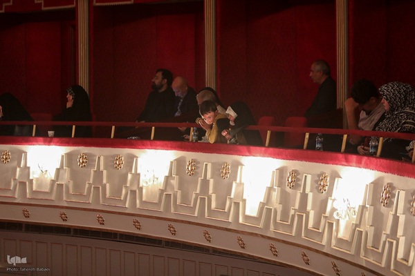 اجرای سمفونی پرواز به یاد شهدای خدمت در تالار وحدت