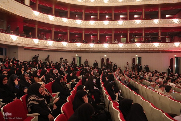 اجرای سمفونی پرواز به یاد شهدای خدمت در تالار وحدت