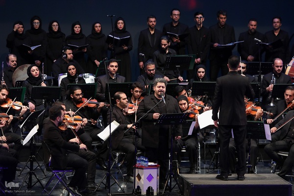 اجرای سمفونی پرواز به یاد شهدای خدمت در تالار وحدت