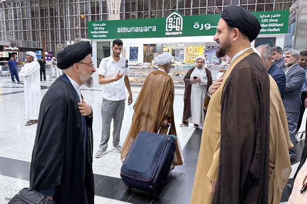 ورود نمایندگان دفاتر آیات و مراجع عظام تقلید به مدینه