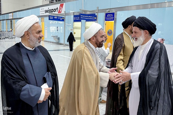 ورود نمایندگان دفاتر آیات و مراجع عظام تقلید به مدینه