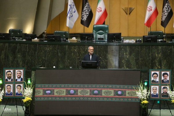 مراسم بزرگداشت شهید جمهور و دیگر شهدای خدمت