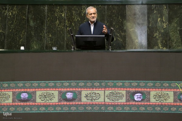 مراسم بزرگداشت شهید جمهور و دیگر شهدای خدمت