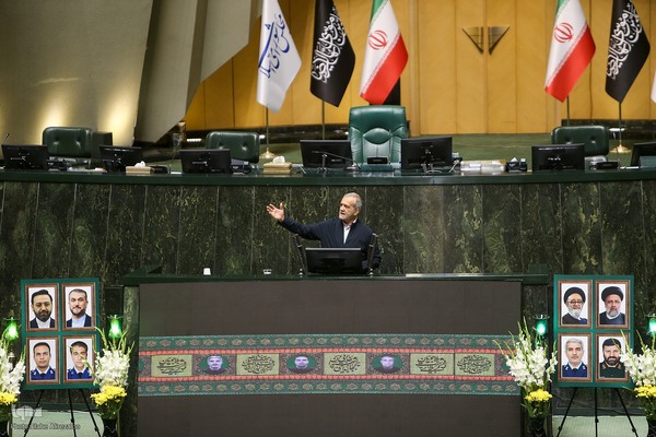 مراسم بزرگداشت شهید جمهور و دیگر شهدای خدمت