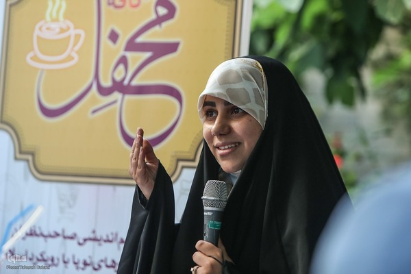 هم‌اندیشی صاحب‌نظران کسب‌وکارهای قرآنی در چهلمین نشست کافه محفل