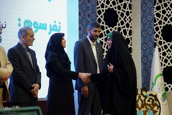 آئین اختتامیه بخش آوایی خواهران بیست و نهمین جشنواره قرآن وعترت وزارت بهداشت در زنجان