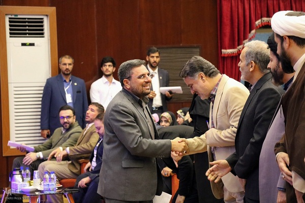 آئین اختتامیه بخش آوایی خواهران بیست و نهمین جشنواره قرآن وعترت وزارت بهداشت در زنجان