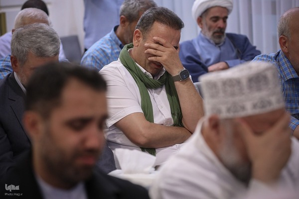 کمیل با شکوه زائران ایرانی در کنار حرم نبوی(ص)