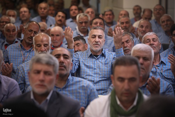 کمیل با شکوه زائران ایرانی در کنار حرم نبوی(ص)