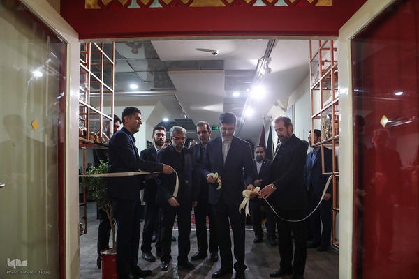 افتتاح نمایشگاه فرنود هشت