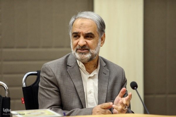 محمد مهدی علیقلی در افتتاحیه و معرفی دوره آموزشی نهج البلاغه در آراء رهبر معظم انقلاب