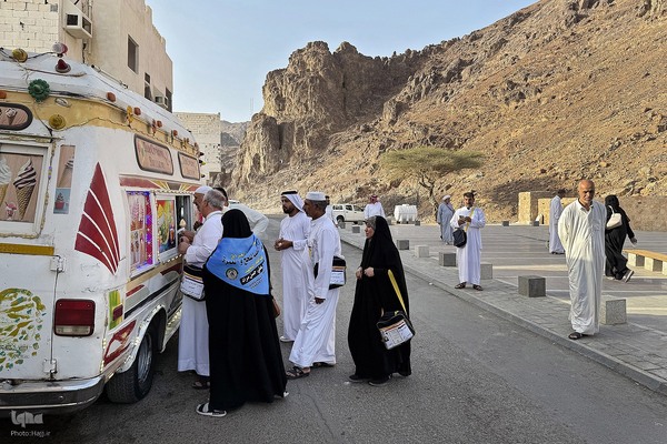 مسجد الفسخ و شکاف کوه اُحد؛ دو یادگار از نبرد احد