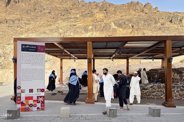 مسجد الفسخ و شکاف کوه اُحد؛ دو یادگار از نبرد احد