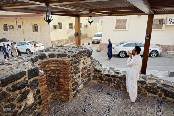 مسجد الفسخ و شکاف کوه اُحد؛ دو یادگار از نبرد احد