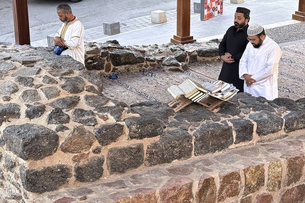 مسجد الفسخ و شکاف کوه اُحد؛ دو یادگار از نبرد احد