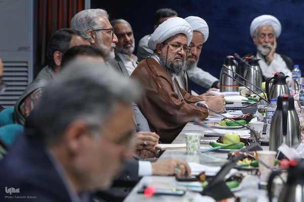 نشست هم‌اندیشی صاحبنظران و فعالان مردمی نهج‌البلاغه