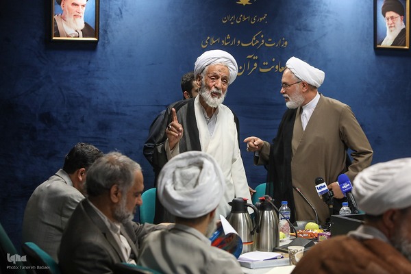 نشست هم‌اندیشی صاحبنظران و فعالان مردمی نهج‌البلاغه