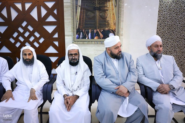 دیدار علمای اهل سنت با سرپرست حجاج ایرانی در مکه