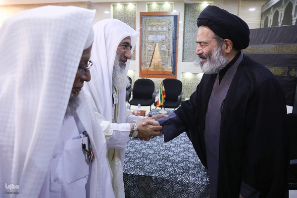 دیدار علمای اهل سنت با سرپرست حجاج ایرانی در مکه