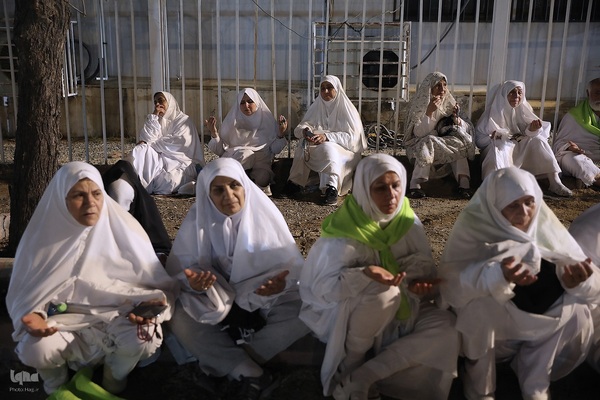 آوای دعای امام حسین (ع) در دل عرفات؛ شب بی‌نهایت نیاز