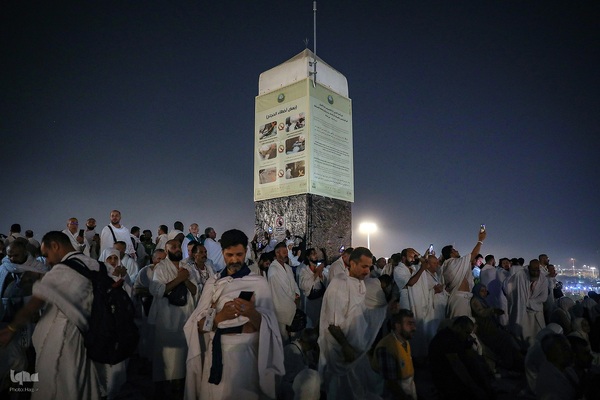 آوای دعای امام حسین (ع) در دل عرفات؛ شب بی‌نهایت نیاز