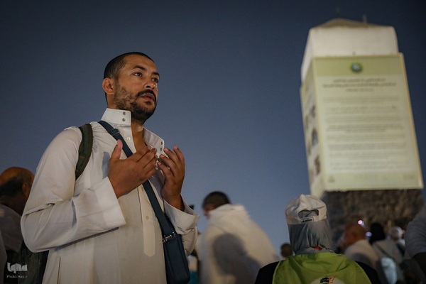 آوای دعای امام حسین (ع) در دل عرفات؛ شب بی‌نهایت نیاز