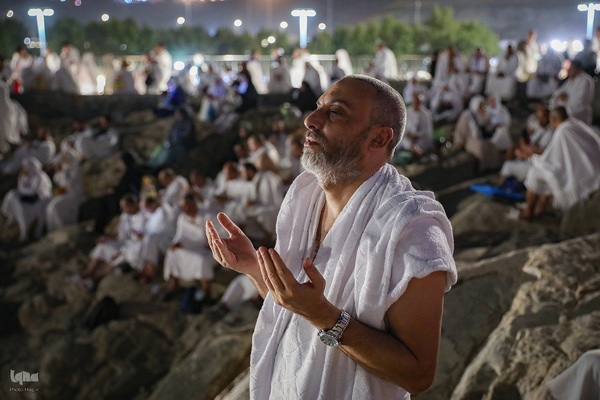 آوای دعای امام حسین (ع) در دل عرفات؛ شب بی‌نهایت نیاز