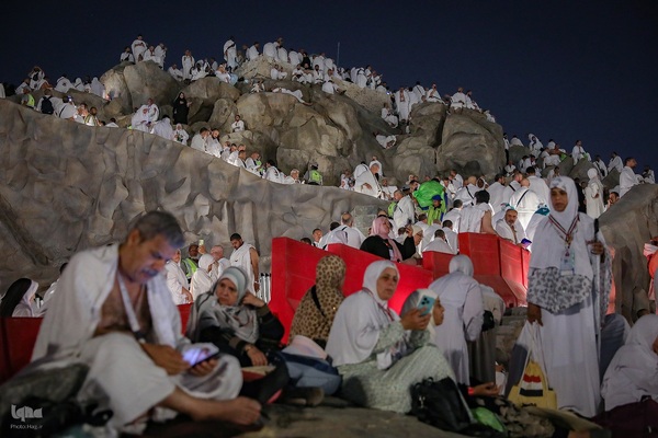 آوای دعای امام حسین (ع) در دل عرفات؛ شب بی‌نهایت نیاز