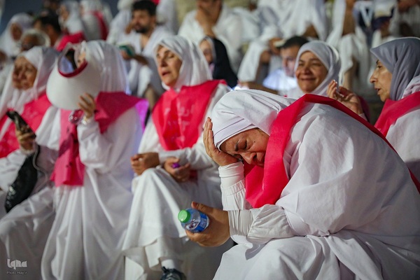 آوای دعای امام حسین (ع) در دل عرفات؛ شب بی‌نهایت نیاز