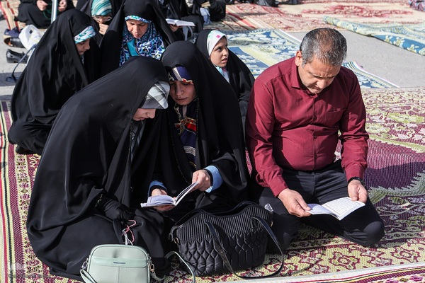 اجتماع پرشور دلدادگان حسینی در حرم عبدالعظیم (ع)؛ طنین دعای عرفه در قبله تهران