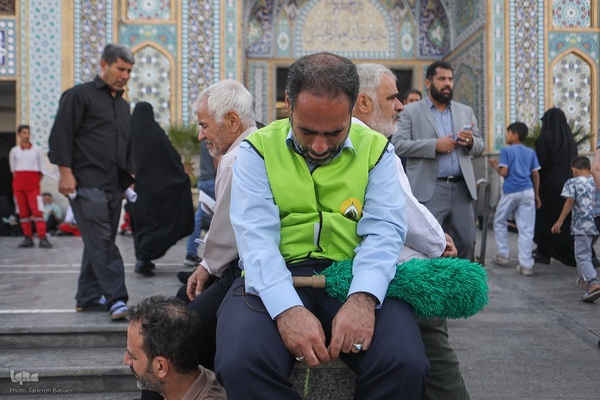 اجتماع پرشور دلدادگان حسینی در حرم عبدالعظیم (ع)؛ طنین دعای عرفه در قبله تهران