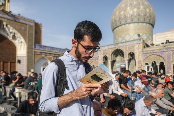 اجتماع پرشور دلدادگان حسینی در حرم عبدالعظیم (ع)؛ طنین دعای عرفه در قبله تهران