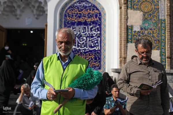 اجتماع پرشور دلدادگان حسینی در حرم عبدالعظیم (ع)؛ طنین دعای عرفه در قبله تهران