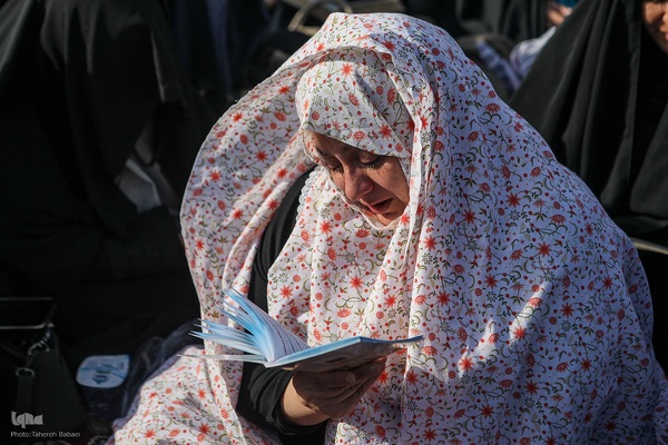 اجتماع پرشور دلدادگان حسینی در حرم عبدالعظیم (ع)؛ طنین دعای عرفه در قبله تهران