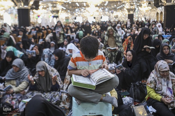 اجتماع پرشور دلدادگان حسینی در حرم عبدالعظیم (ع)؛ طنین دعای عرفه در قبله تهران