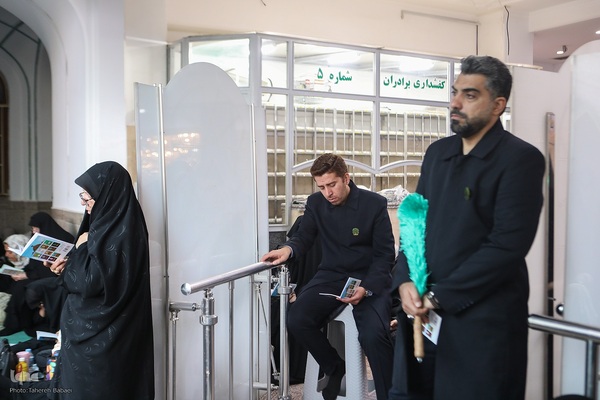 اجتماع پرشور دلدادگان حسینی در حرم عبدالعظیم (ع)؛ طنین دعای عرفه در قبله تهران